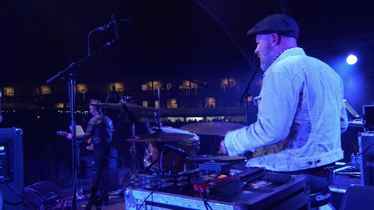 Richard Hawley: Live at Halifax Piece Hall screenshot 1