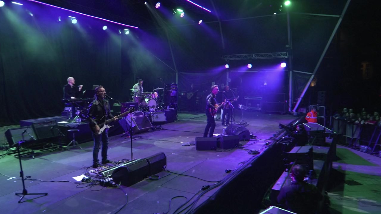 Richard Hawley: Live at Halifax Piece Hall screenshot 2