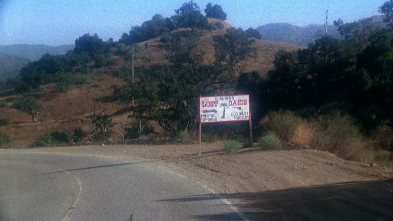 RiffTrax: Tourist Trap screenshot 3