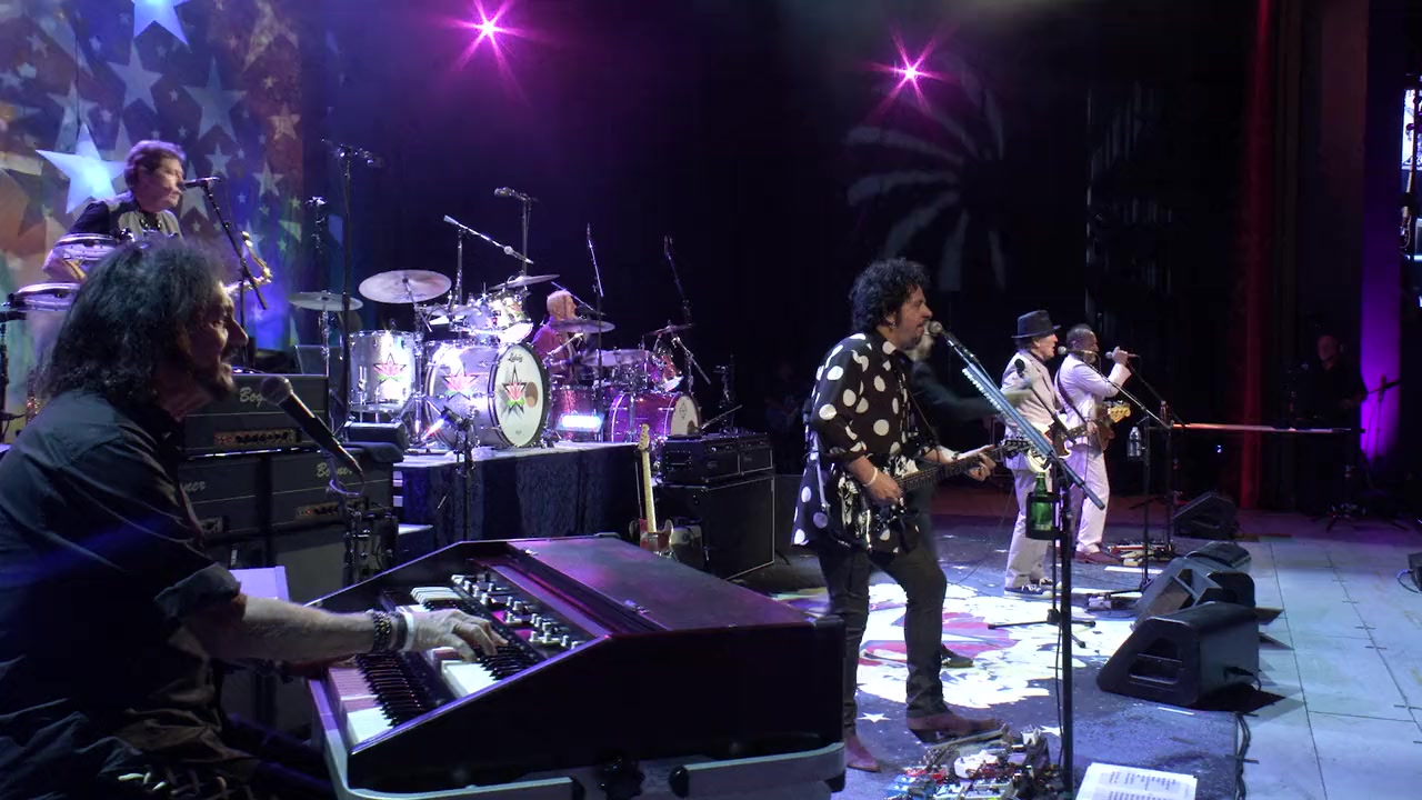 Ringo Starr and His All Starr Band Live at the Greek Theater screenshot 3