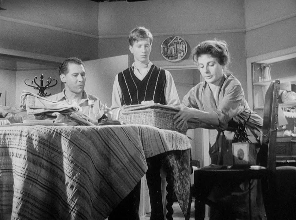 Woman in a Dressing Gown screenshot 2