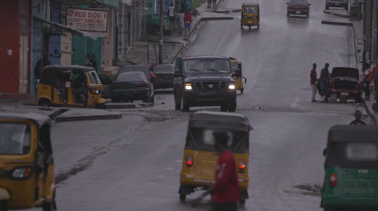 We Will Rise: Michelle Obama's Mission to Educate Girls Around the World screenshot 2