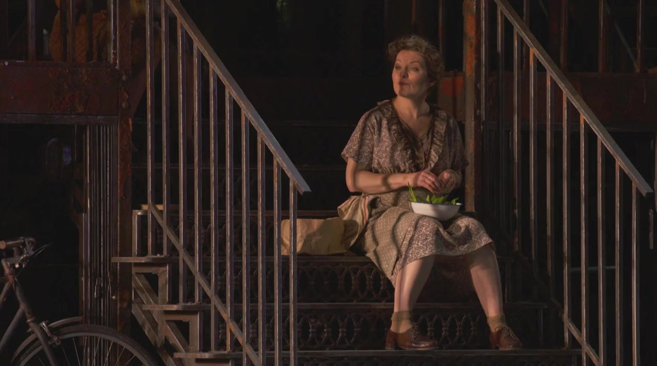 Weill: Street Scene screenshot 1