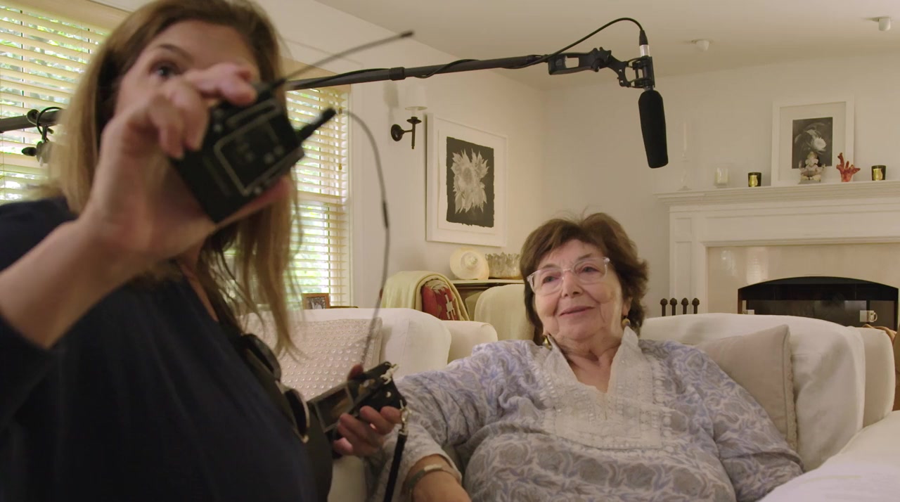 What Would Sophia Loren Do? screenshot 2