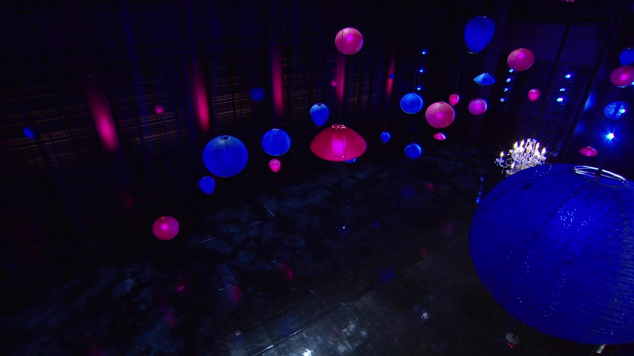 Whitney Cummings: Money Shot screenshot 1