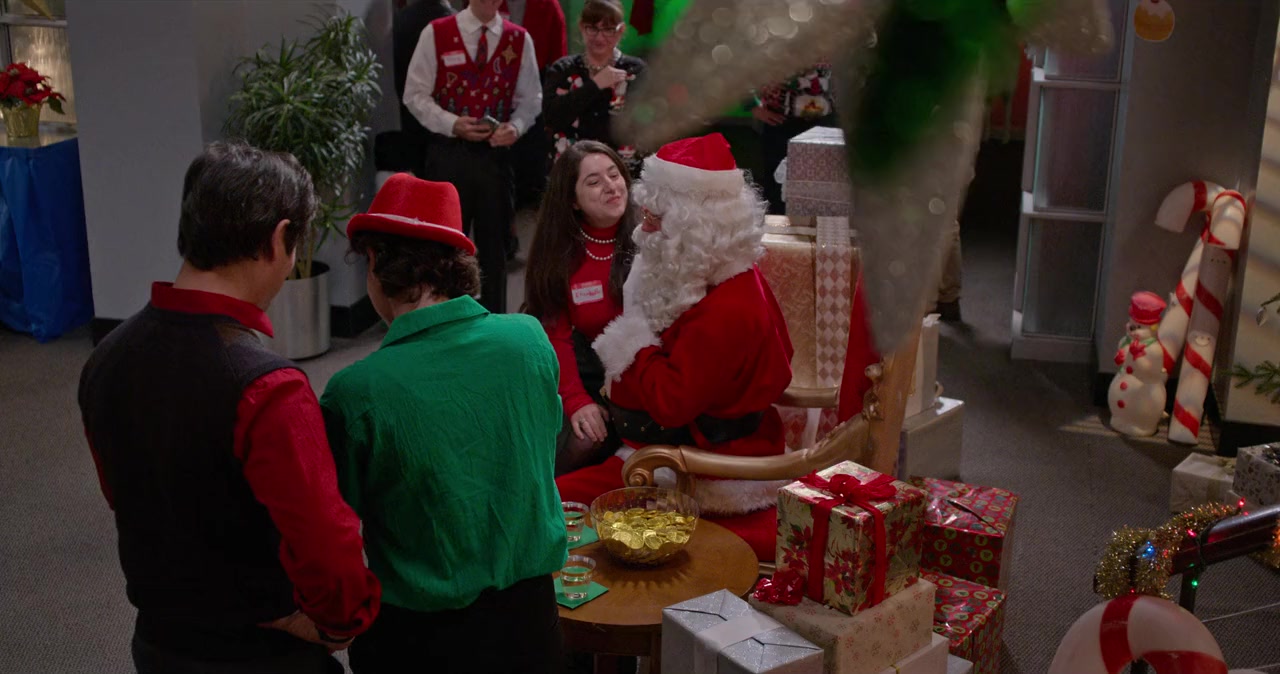 Who Killed Santa? A Murderville Murder Mystery screenshot 3