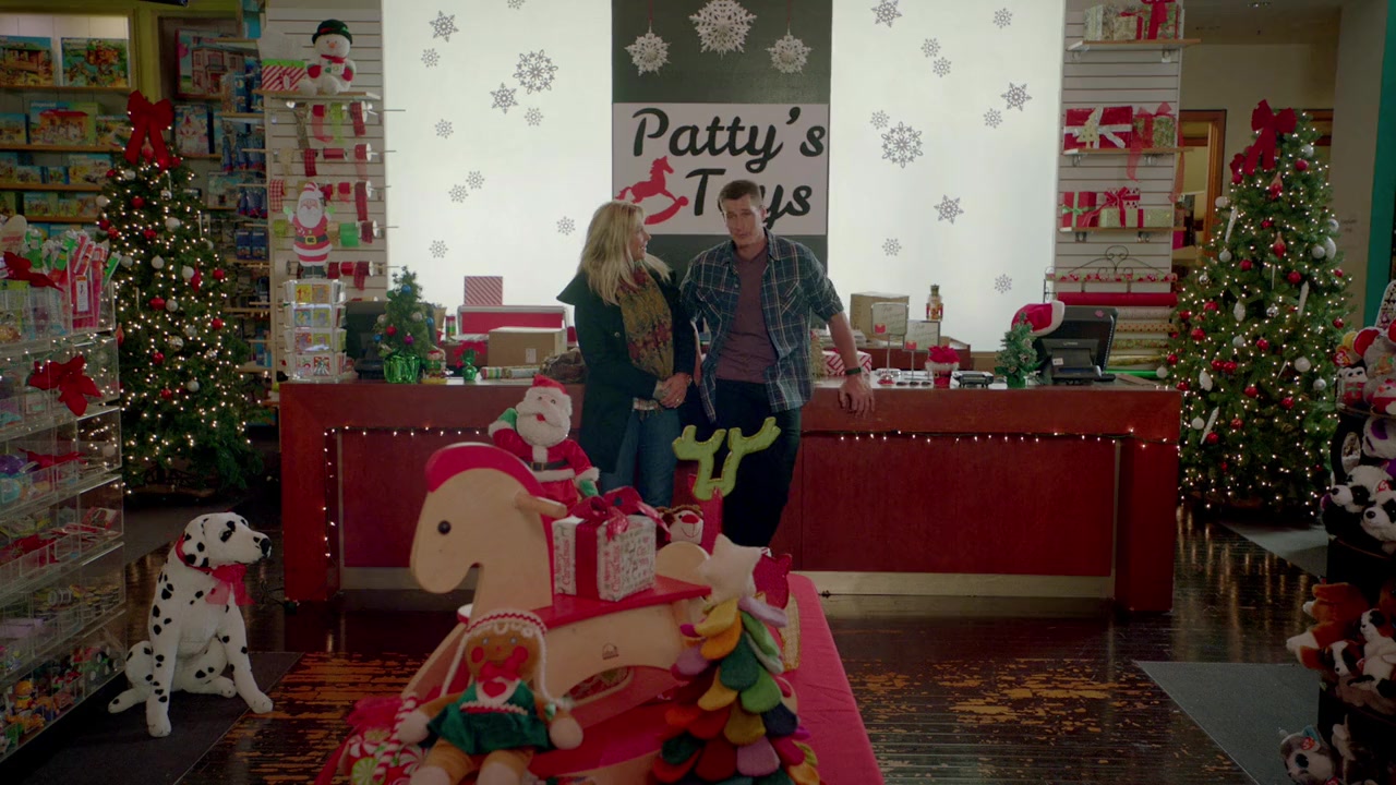 Wrapped Up in Christmas screenshot 2