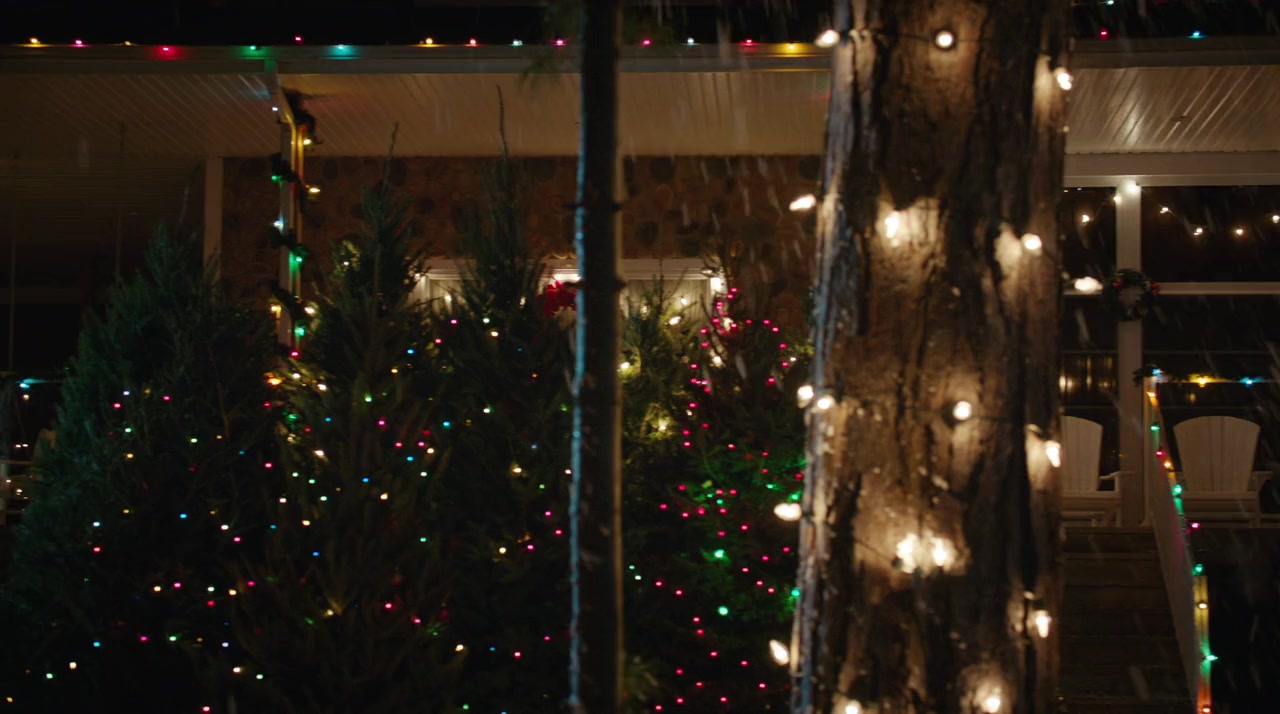 Too Close for Christmas screenshot 3