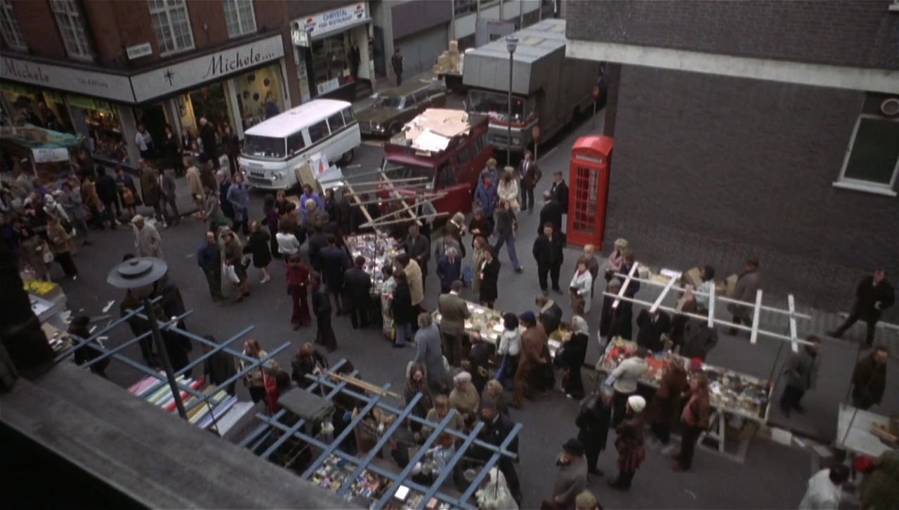 The Mackintosh Man screenshot 1