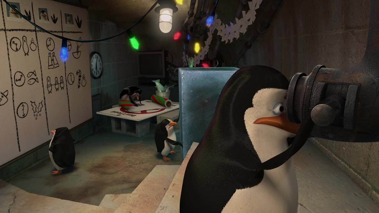 The Madagascar Penguins in a Christmas Caper screenshot 3