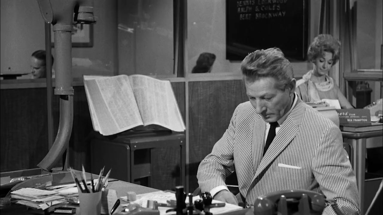 The Man from the Diners' Club screenshot 2