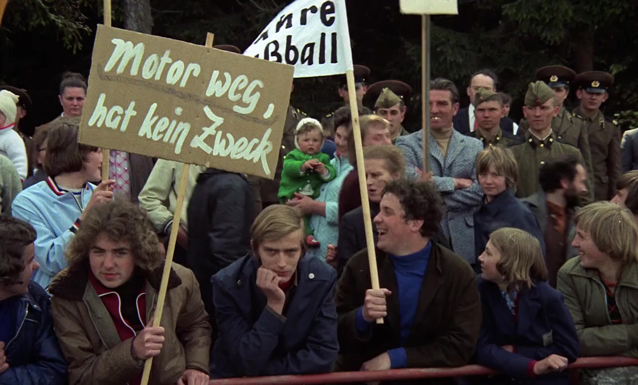 Der nackte Mann auf dem Sportplatz screenshot 3