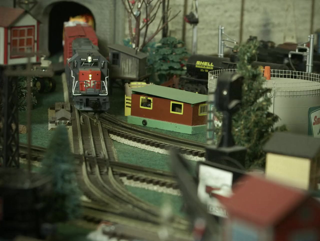 The Atom: A Love Affair screenshot 3