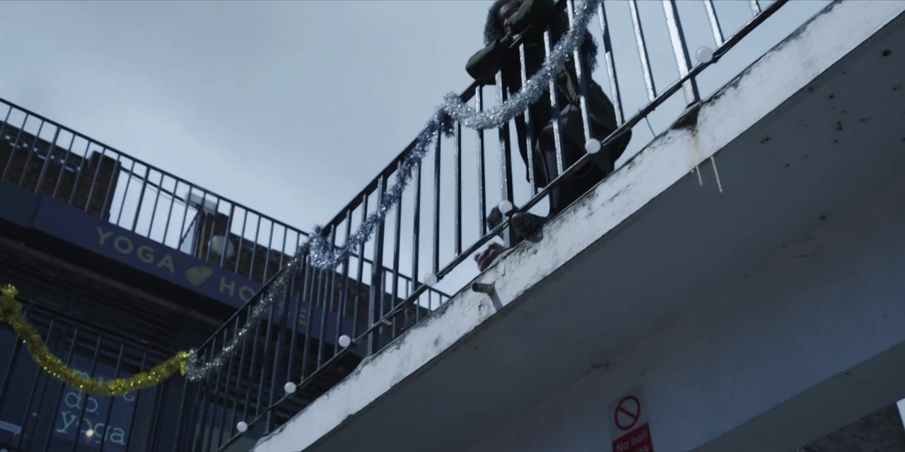 The Amazing Mr Blunden screenshot 3
