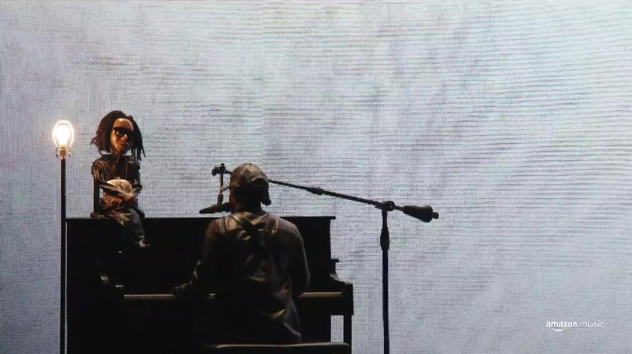 The Big Steppers Tour: Live from Paris screenshot 2