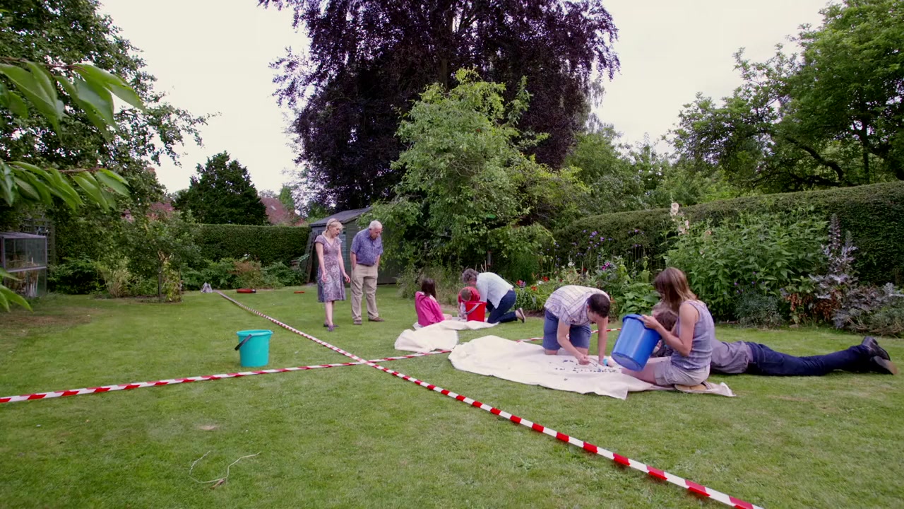 The British Garden: Life and Death on Your Lawn screenshot 1
