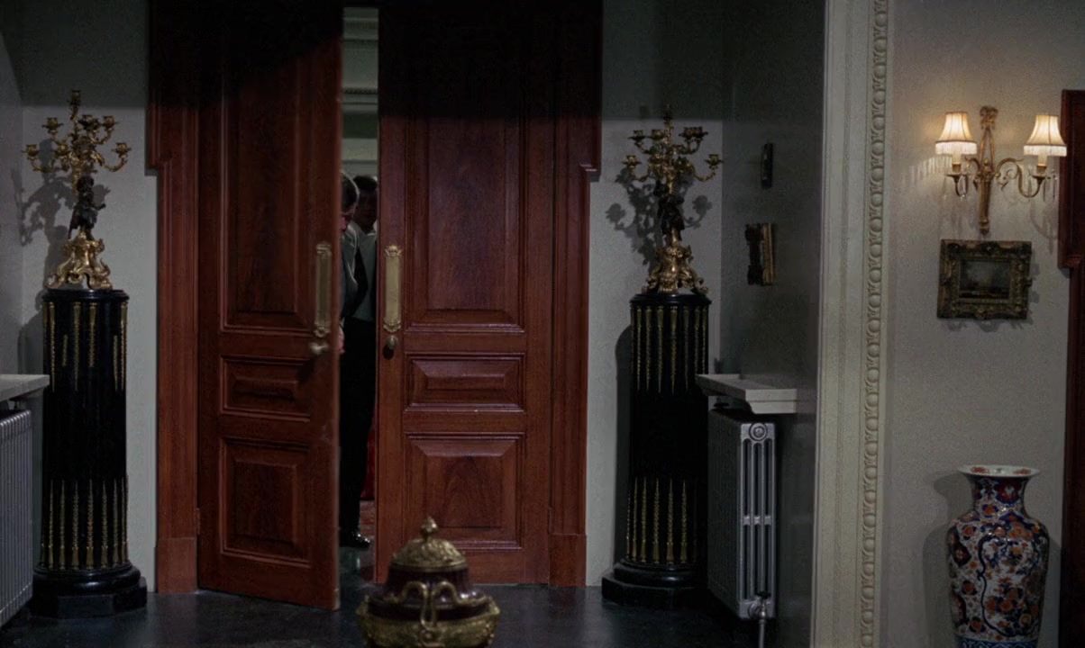 The Devil Rides Out screenshot 1