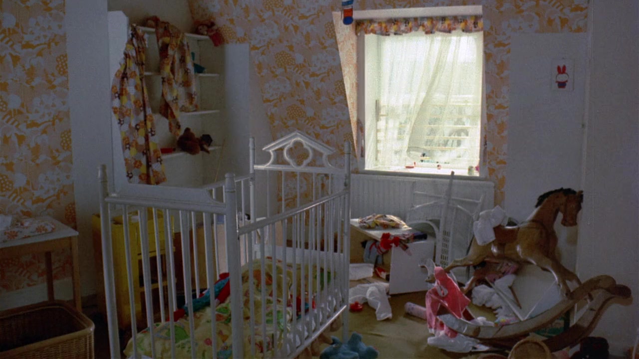 I Don't Want to Be Born screenshot 1