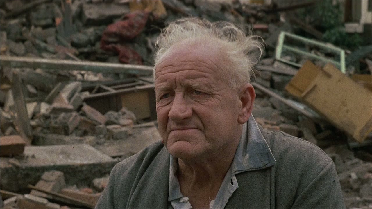 The Dresser screenshot 2
