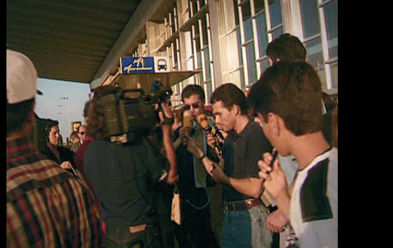 The Figo Affair: The Transfer That Changed Football screenshot 3