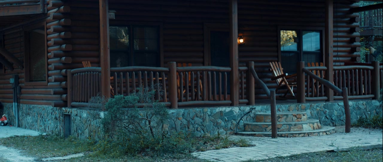 The Girl in Cabin 13 screenshot 1