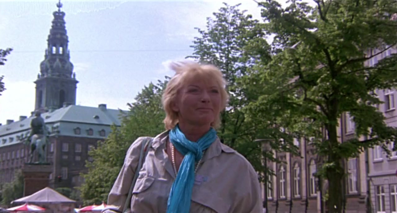 The Girl in a Swing screenshot 1