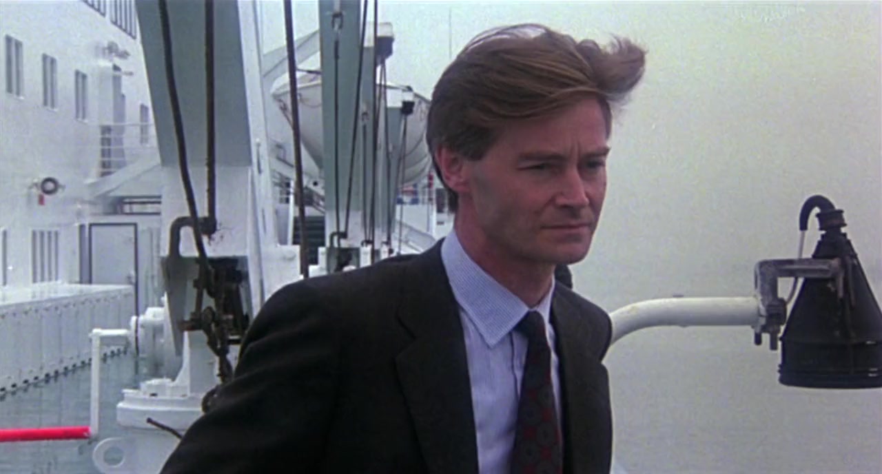 The Girl in a Swing screenshot 3