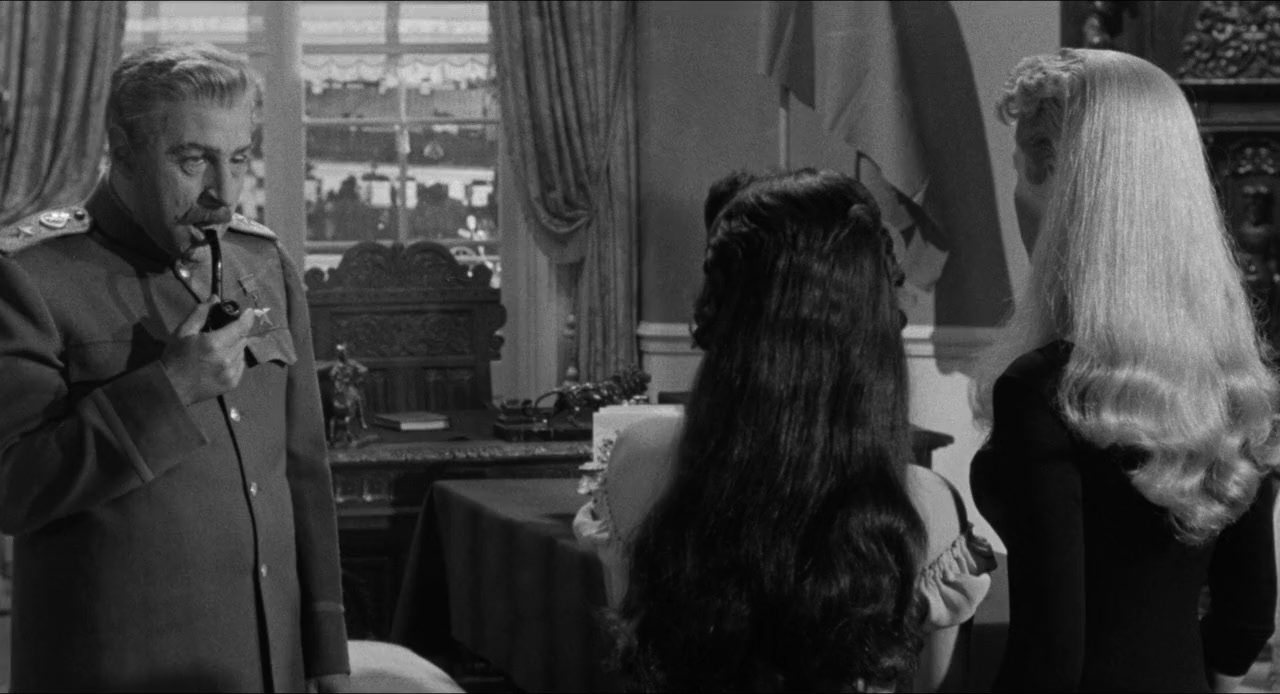 The Girl in the Kremlin screenshot 3