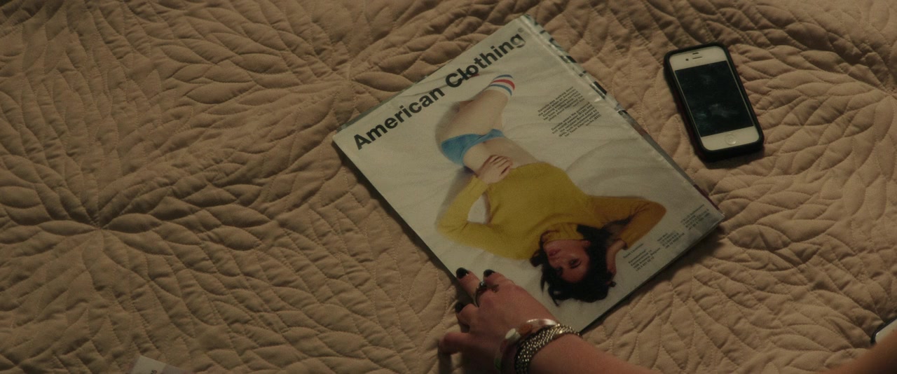 The Girl in the Photographs screenshot 2