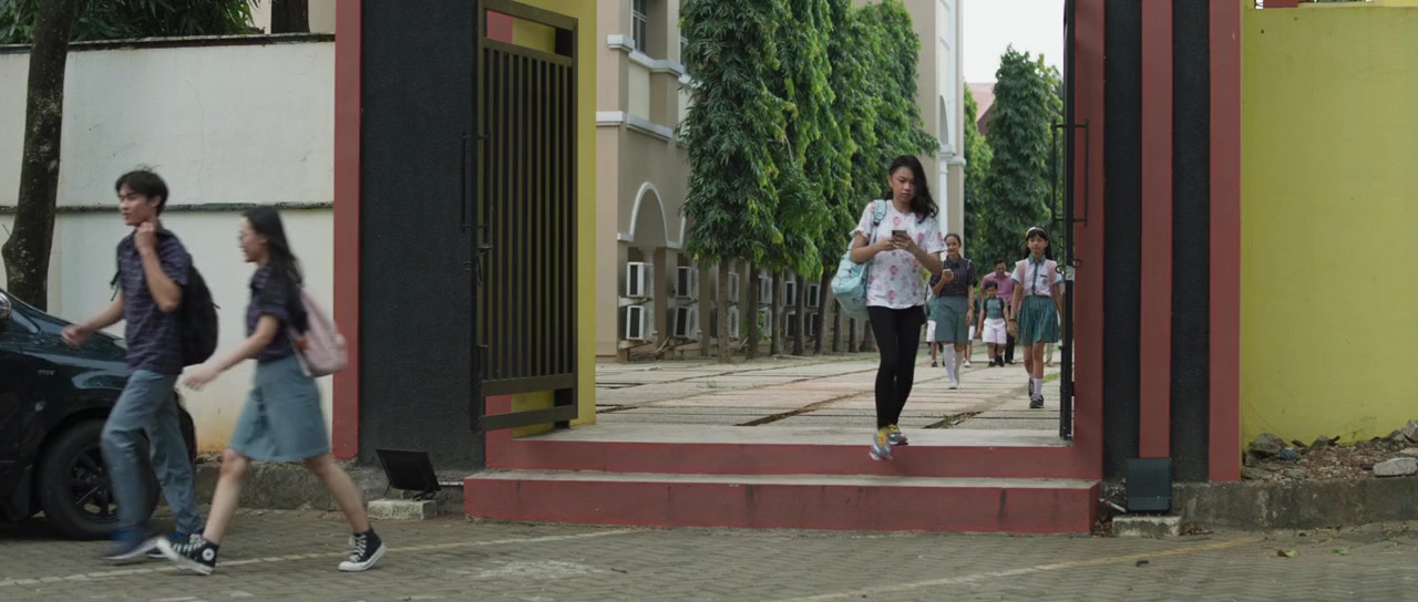Surga Yang Tak Dirindukan 3 screenshot 3