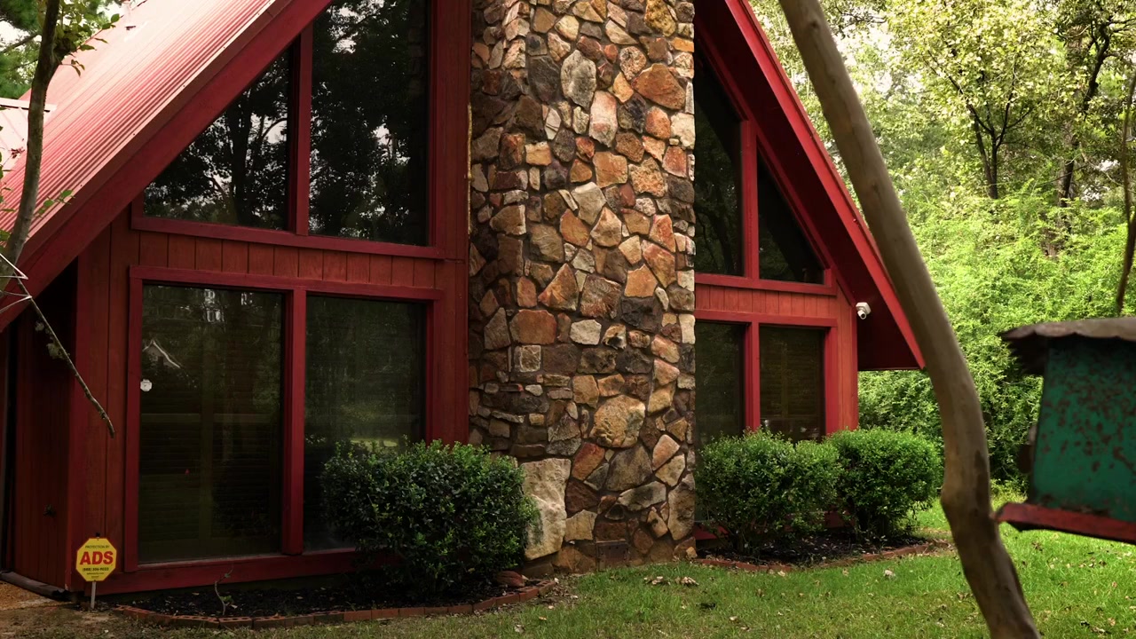 The House in Between 2 screenshot 1