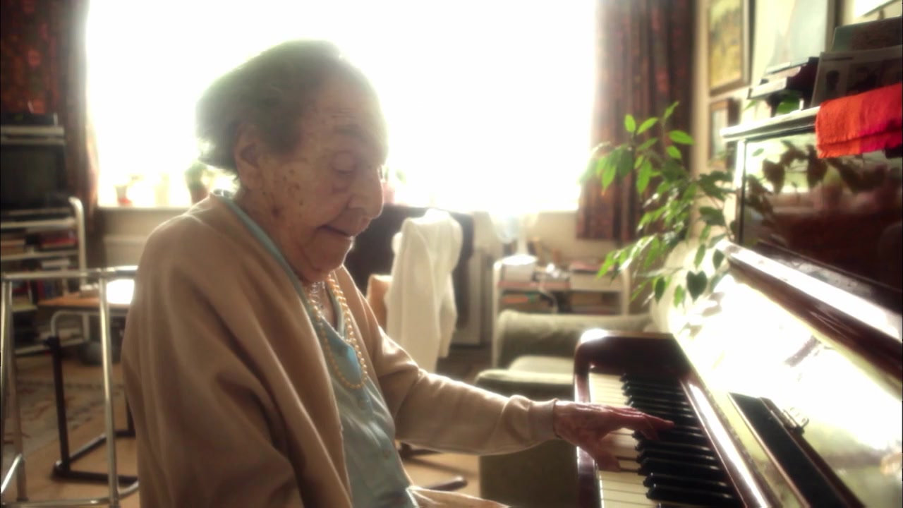 The Lady in Number 6: Music Saved My Life screenshot 3