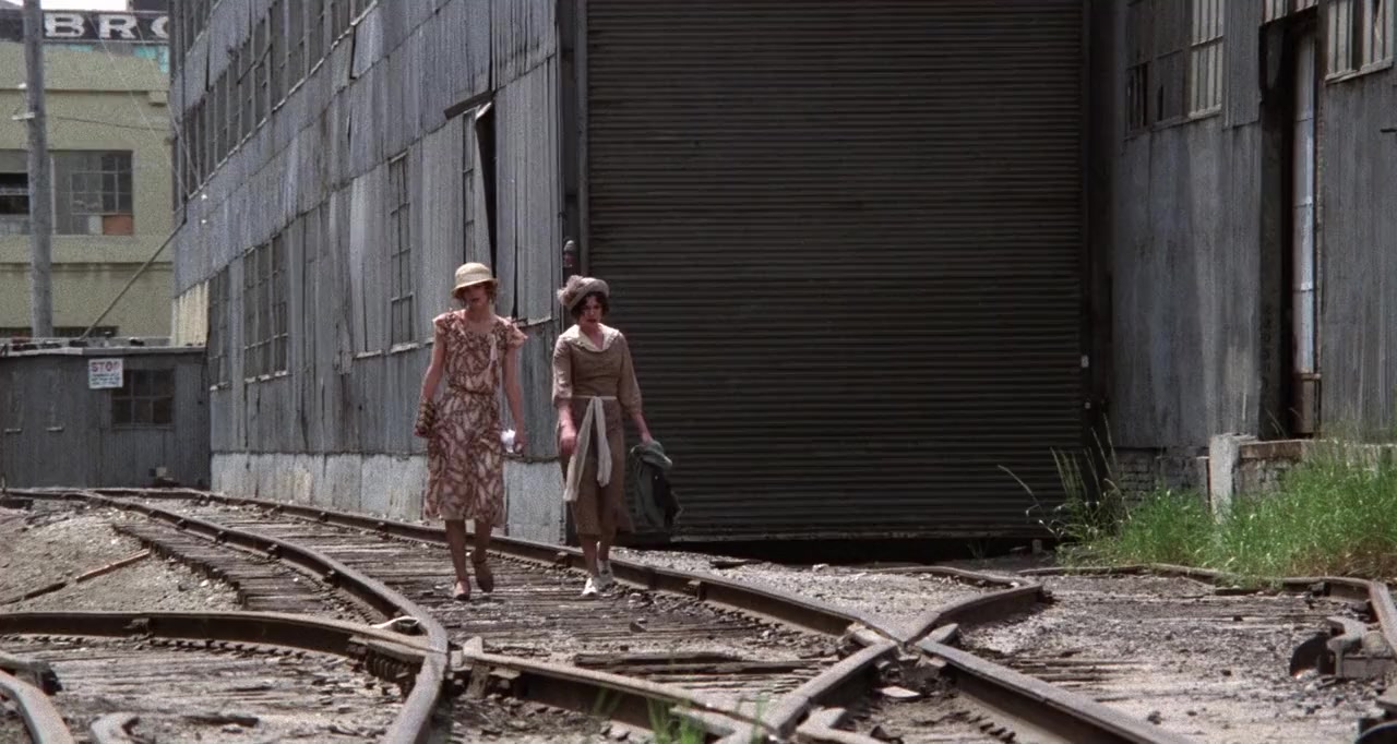 The Lady in Red screenshot 2
