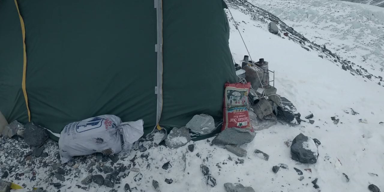 The Last First: Winter K2 screenshot 3