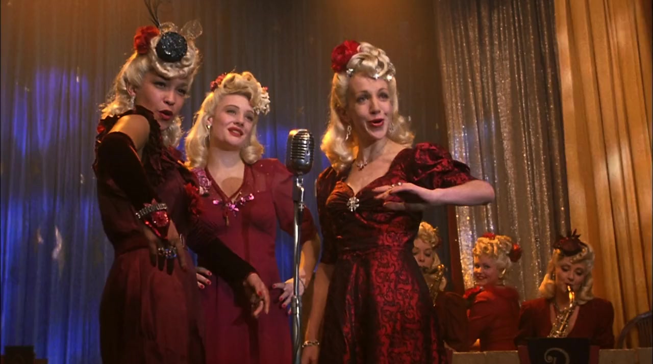 The Last of the Blonde Bombshells screenshot 3