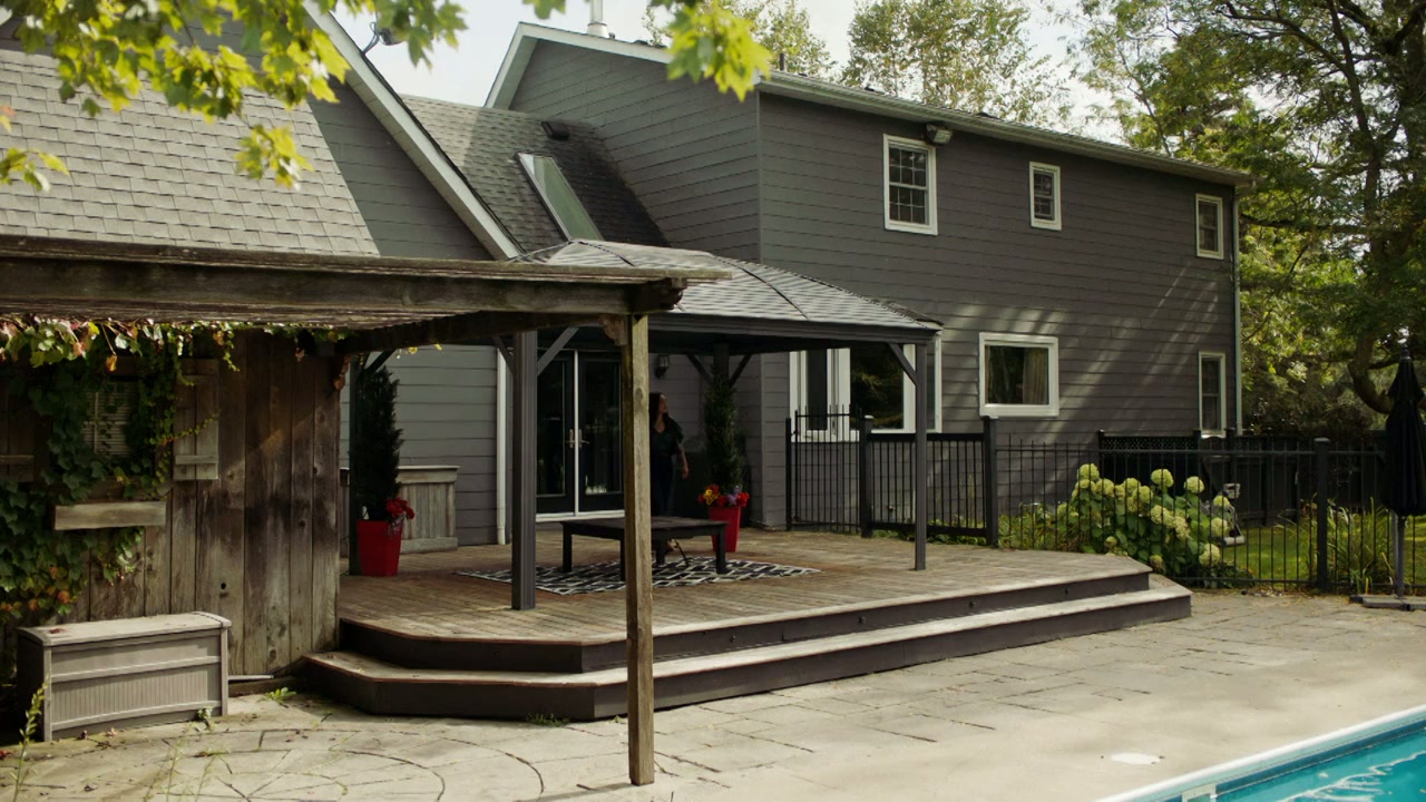 The Last Woman Who Lived Here screenshot 2