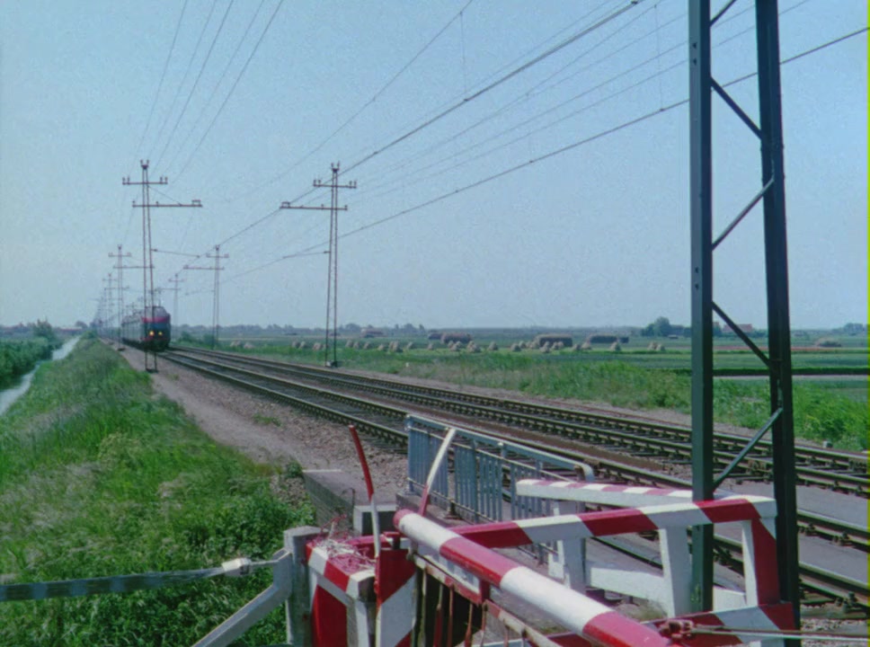 The Man Who Watched Trains Go By screenshot 2