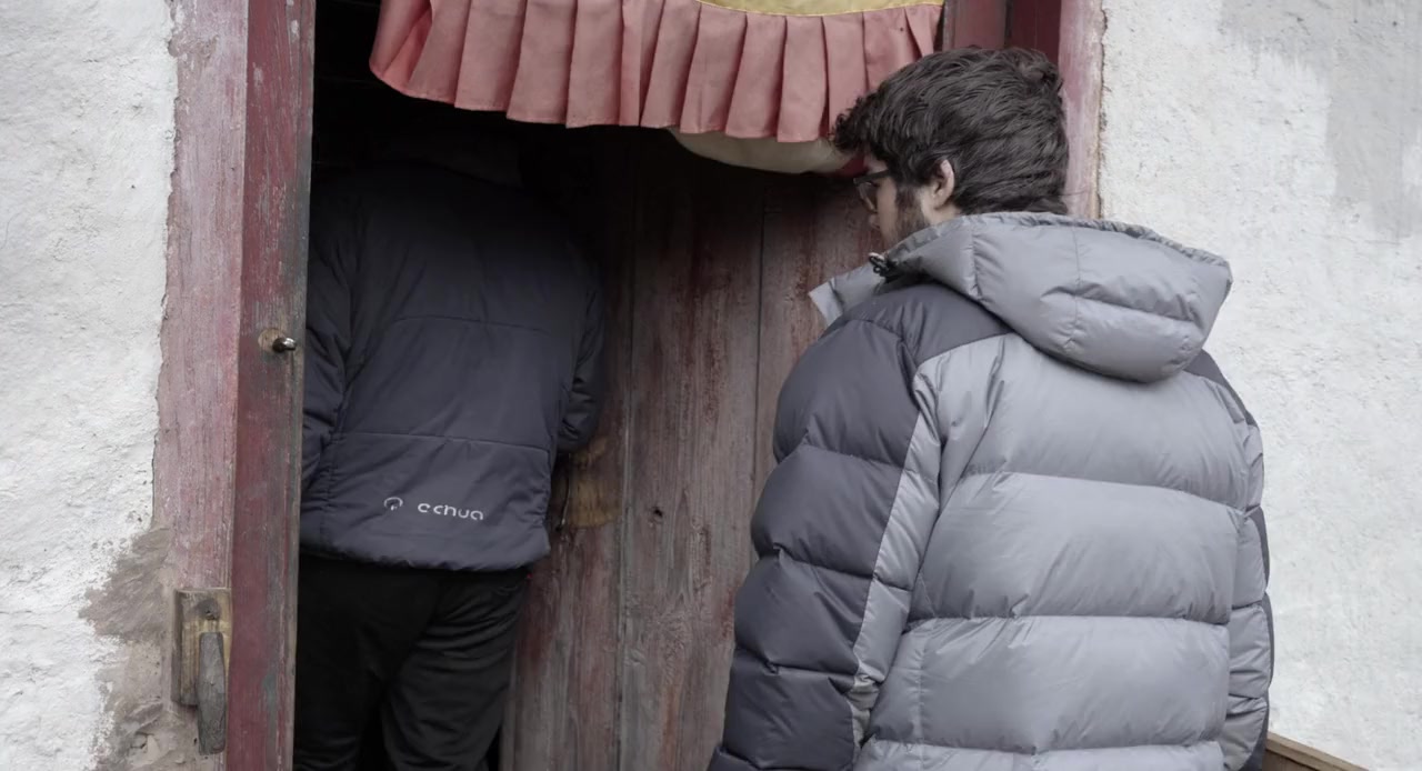 The Porter: The Untold Story at Everest screenshot 1