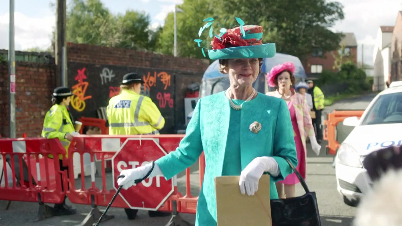 The Queen and I screenshot 3