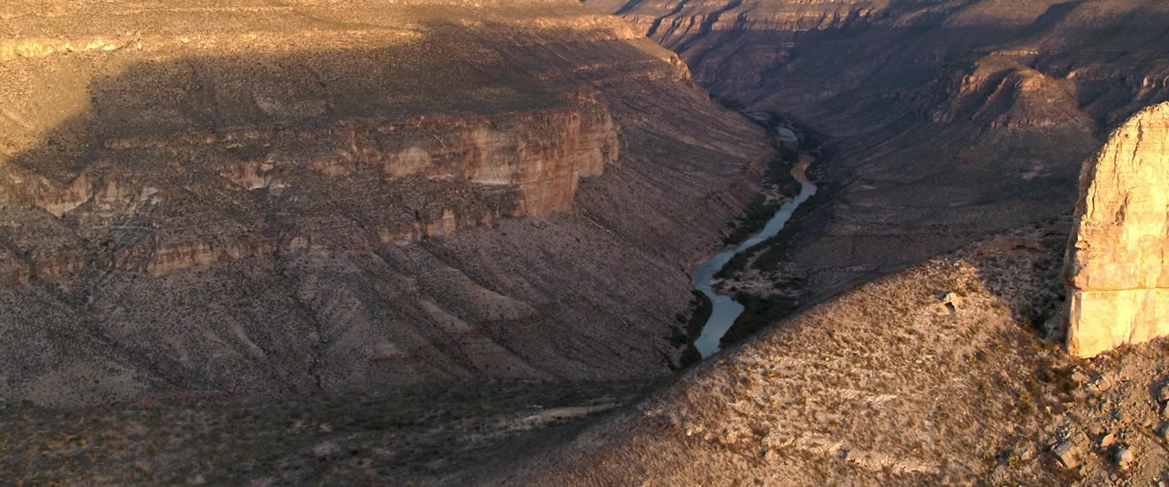 The River and the Wall screenshot 2