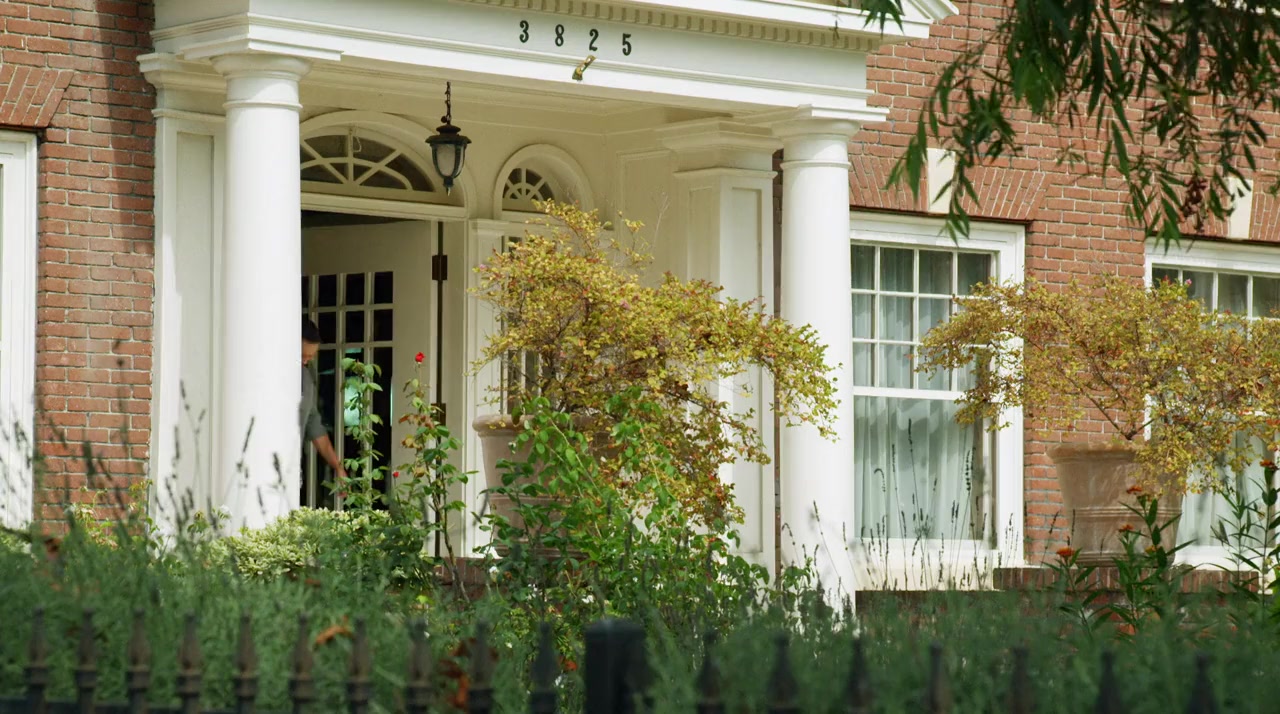 The Surrogate screenshot 1