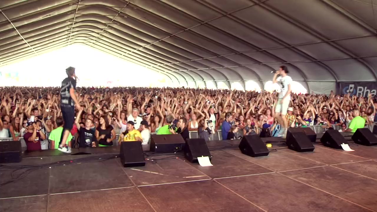The Vans Warped Tour 15th Anniversary Celebration screenshot 1