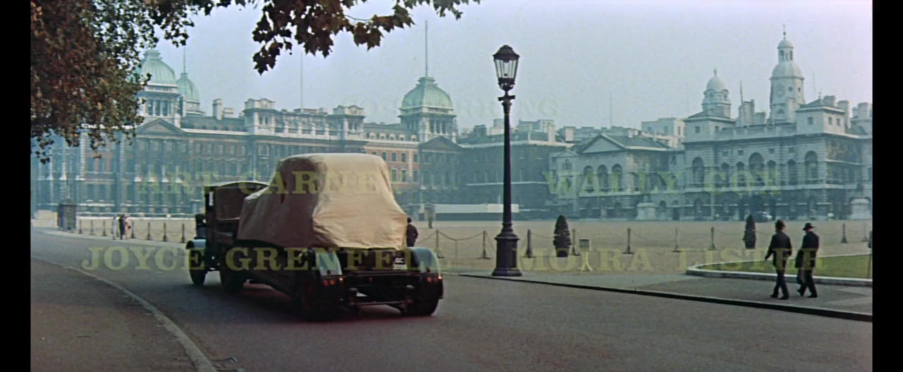 The Yellow Rolls-Royce screenshot 3