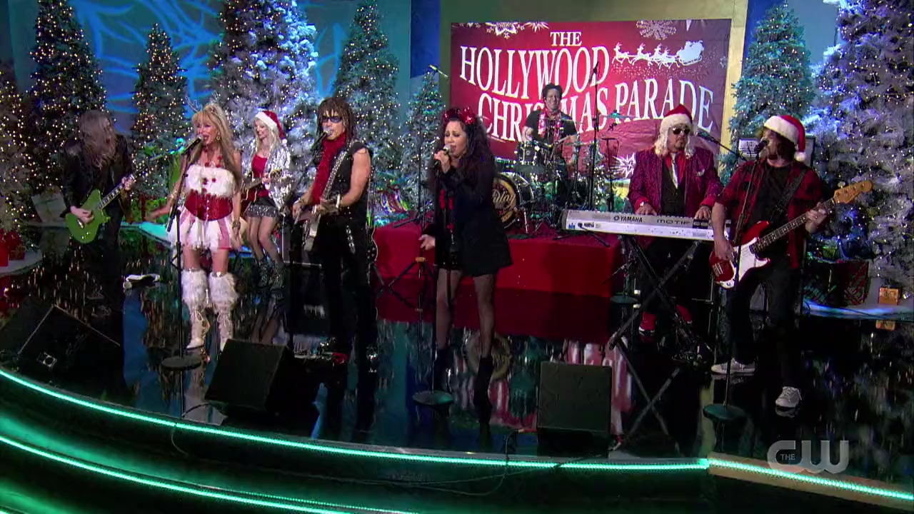 The 90th Annual Hollywood Christmas Parade screenshot 1