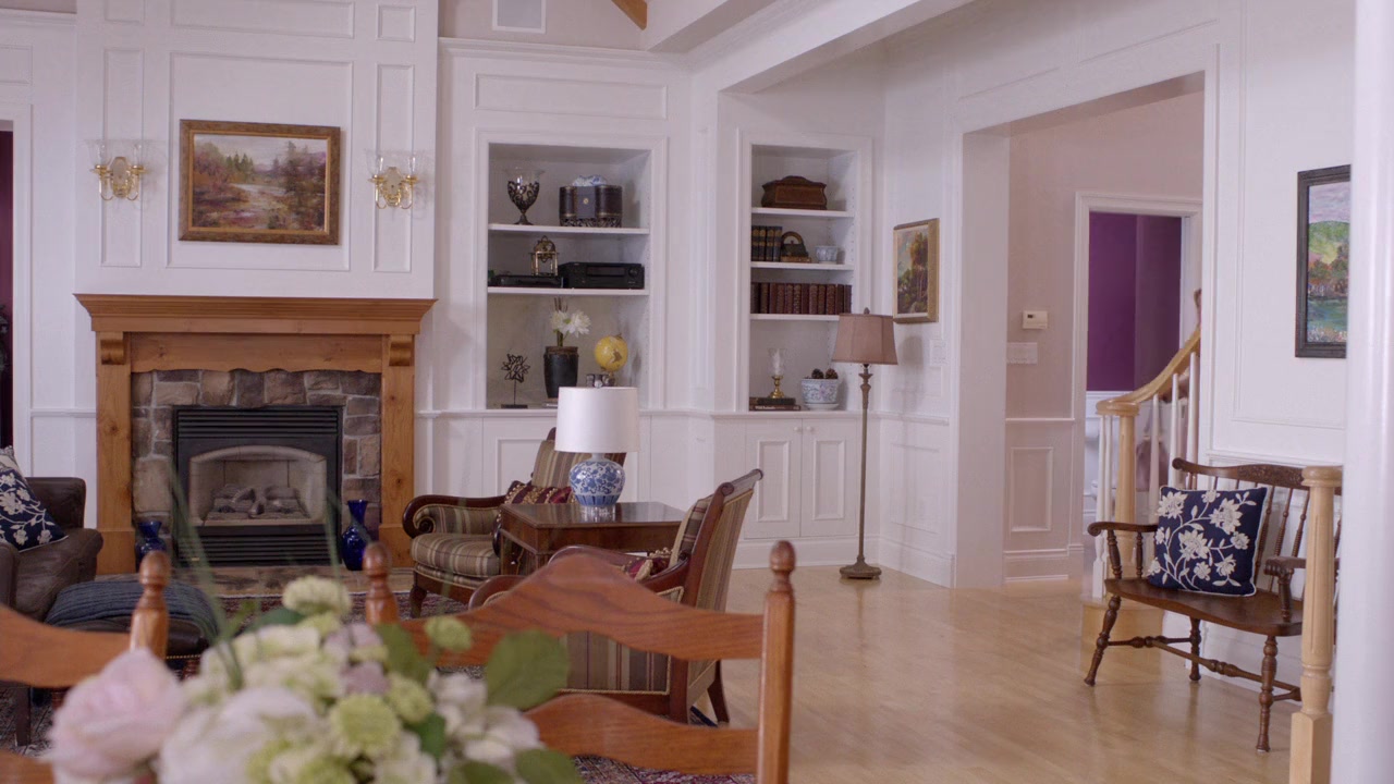 Three Bedrooms, One Corpse: An Aurora Teagarden Mystery screenshot 3