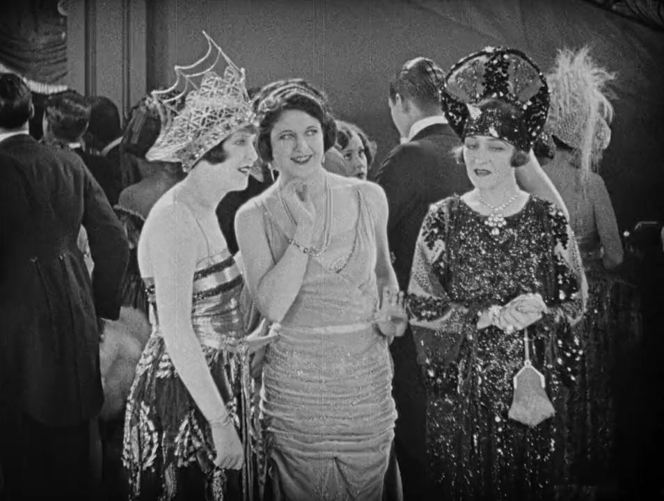Three Women screenshot 3