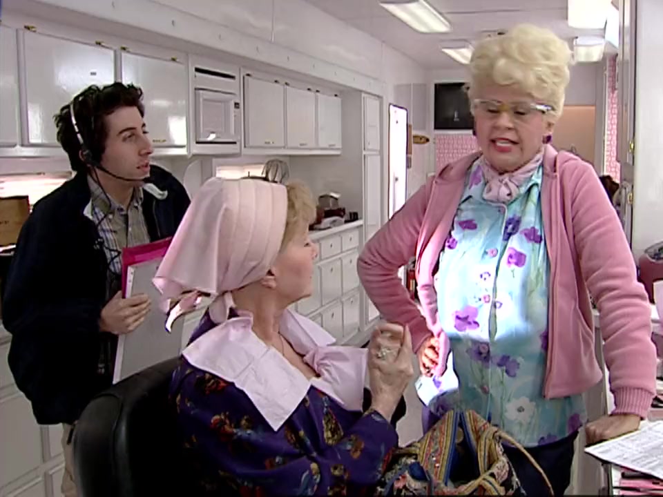 Tracey Ullman in the Trailer Tales screenshot 1