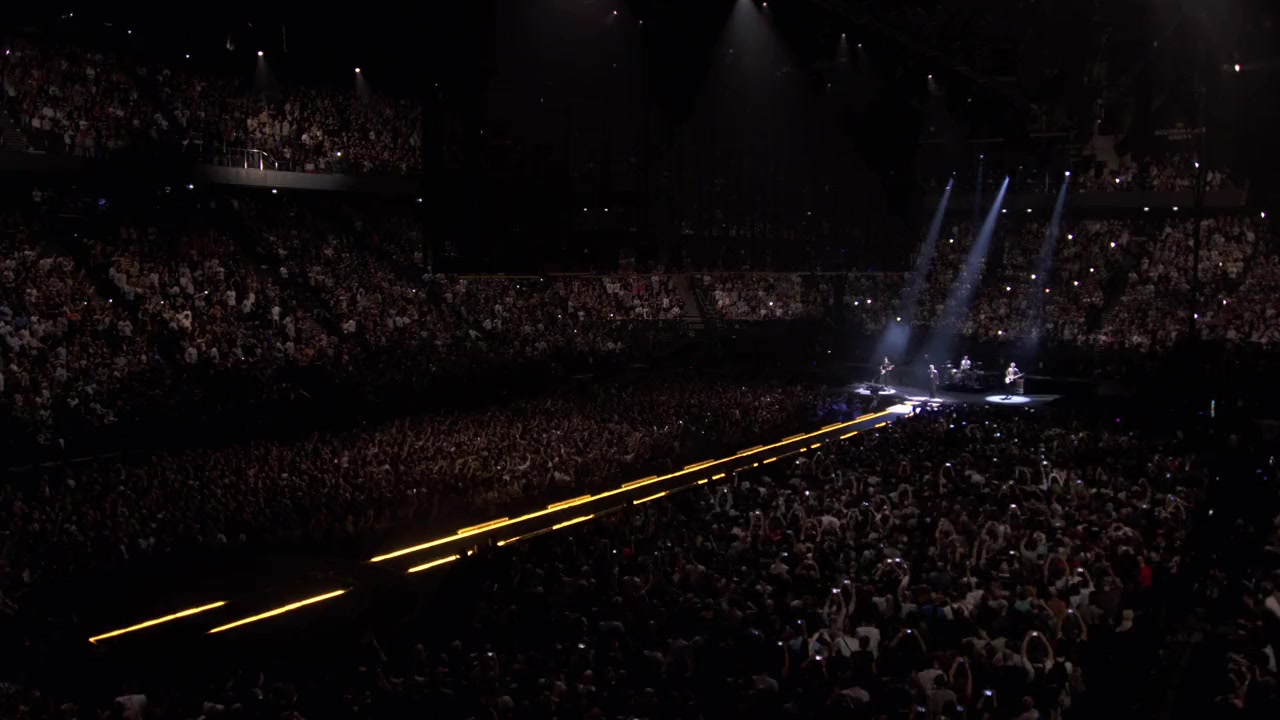 U2: Innocence + Experience, Live in Paris screenshot 1
