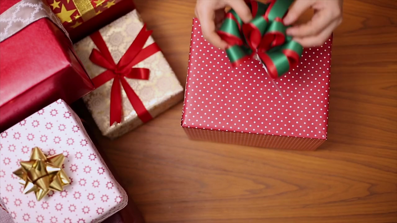 Unwrapping Christmas: Mia's Prince screenshot 3