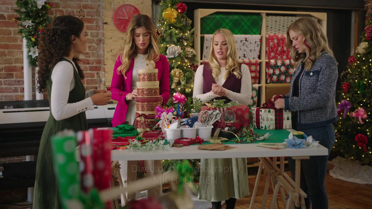 Unwrapping Christmas: Tina's Miracle screenshot 2